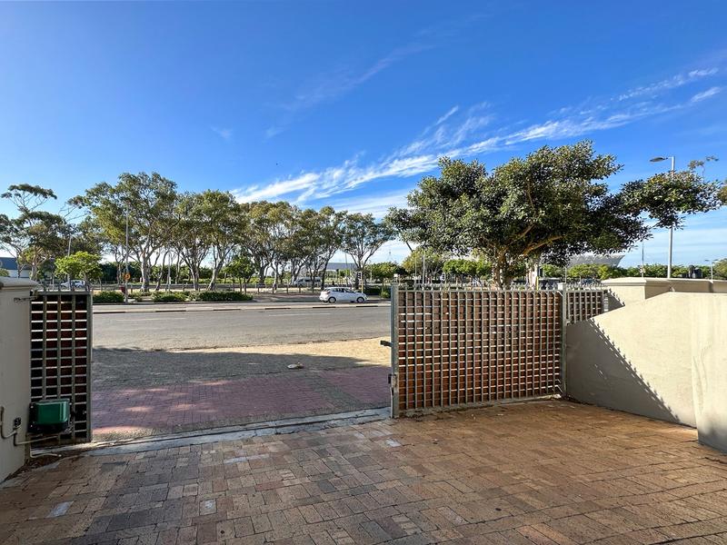 To Let 39 Bedroom Property for Rent in Green Point Western Cape